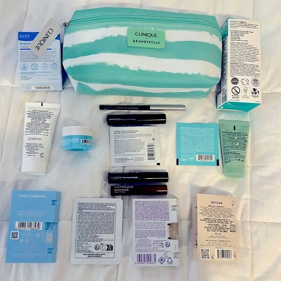 Clinique Makeup Kit & Bag NWT - Picture 2 of 2